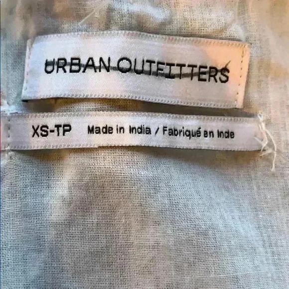 Urban Outfitter Floral Romper - Picture 3 of 3